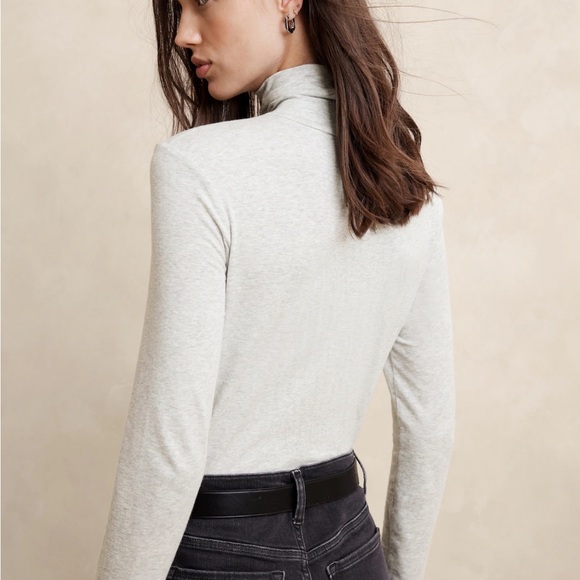 NWT Banana Republic Light Heather Gray Timeless Turtleneck Top Size XL - Picture 3 of 8